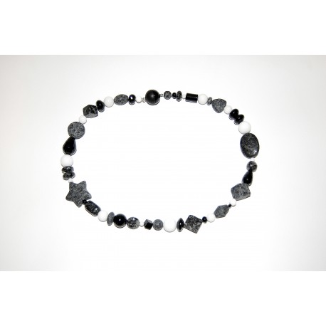 Granitkette mit Onyx und weißer Jade